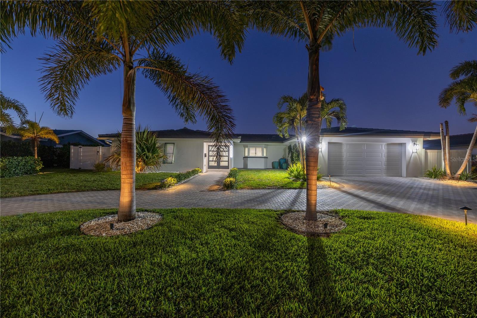 Image 3 of 63 For 1093 42nd Avenue Ne