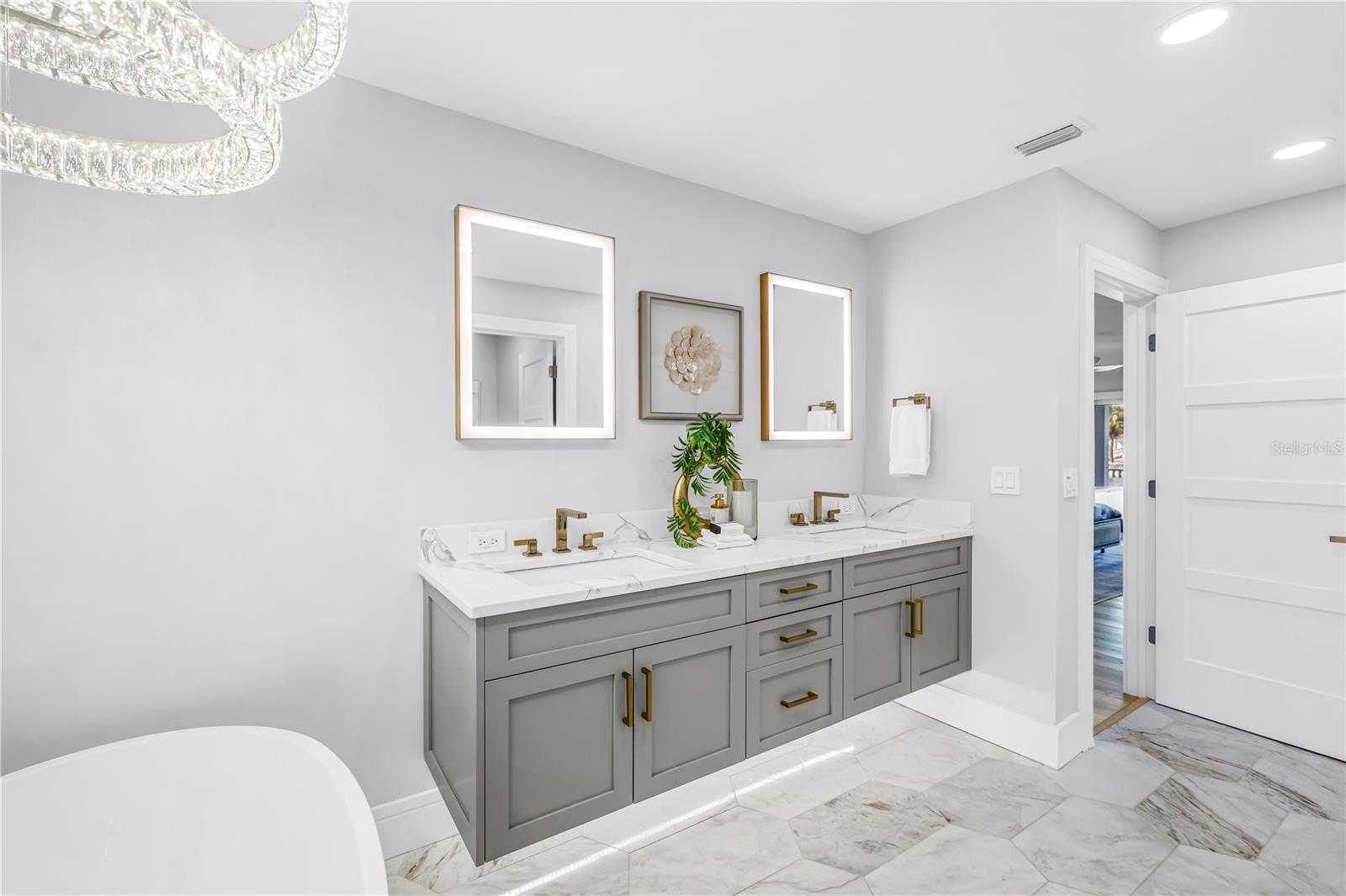 Image 30 of 63 For 1093 42nd Avenue Ne