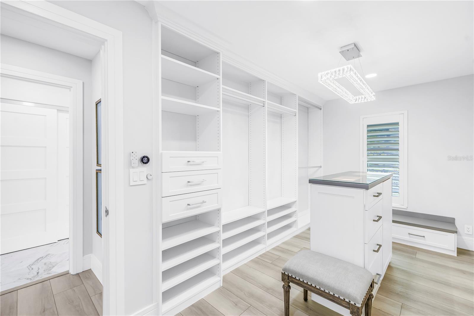 Image 32 of 63 For 1093 42nd Avenue Ne