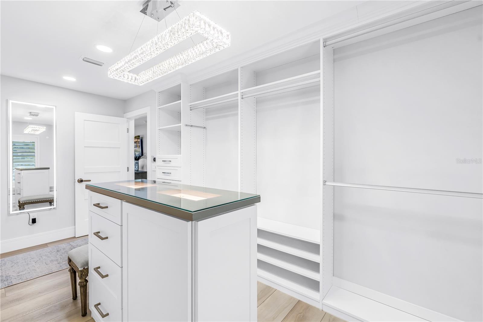 Image 33 of 63 For 1093 42nd Avenue Ne