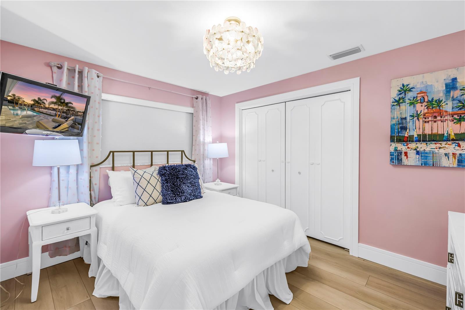 Image 37 of 63 For 1093 42nd Avenue Ne