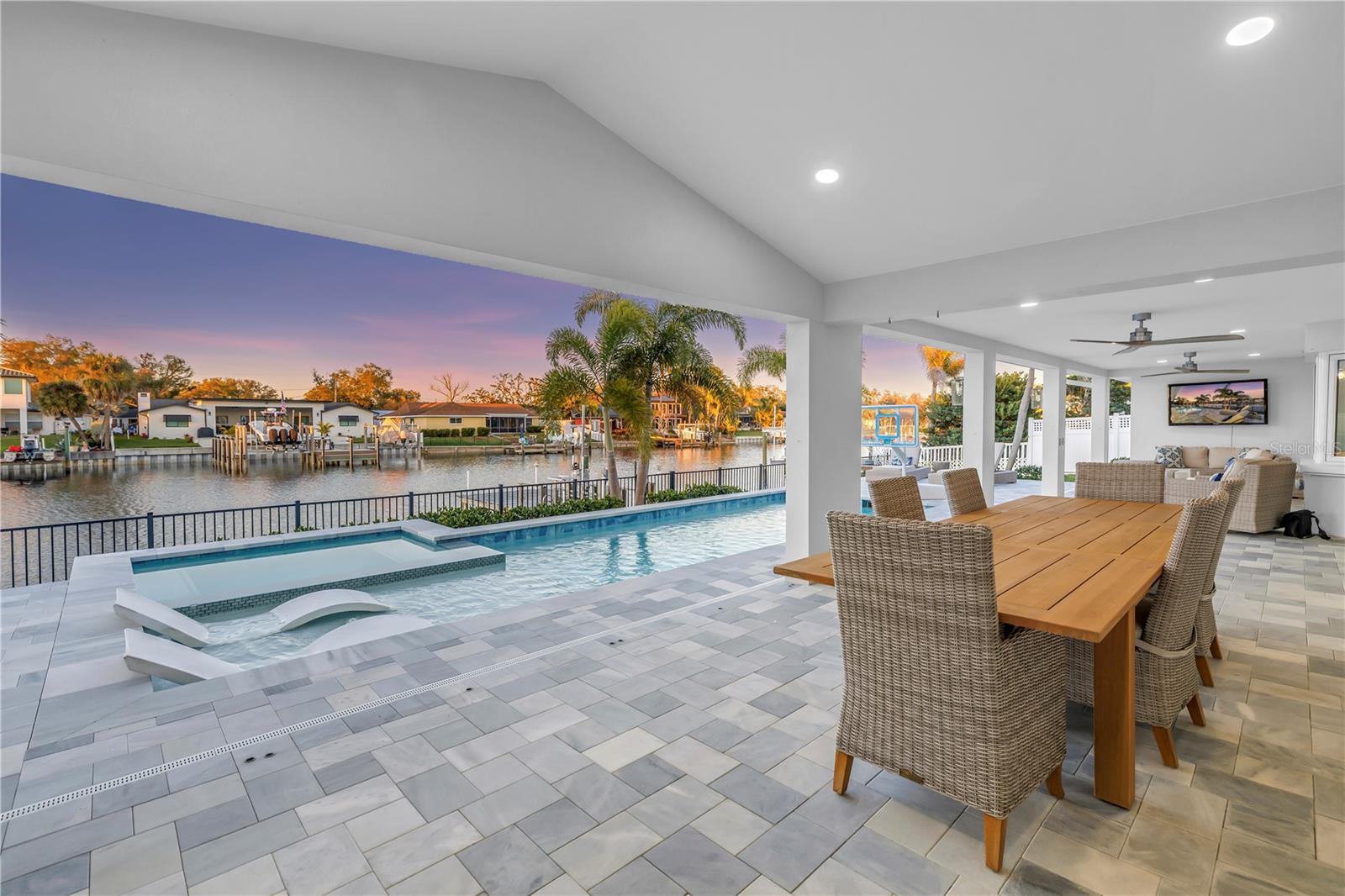 Image 42 of 63 For 1093 42nd Avenue Ne