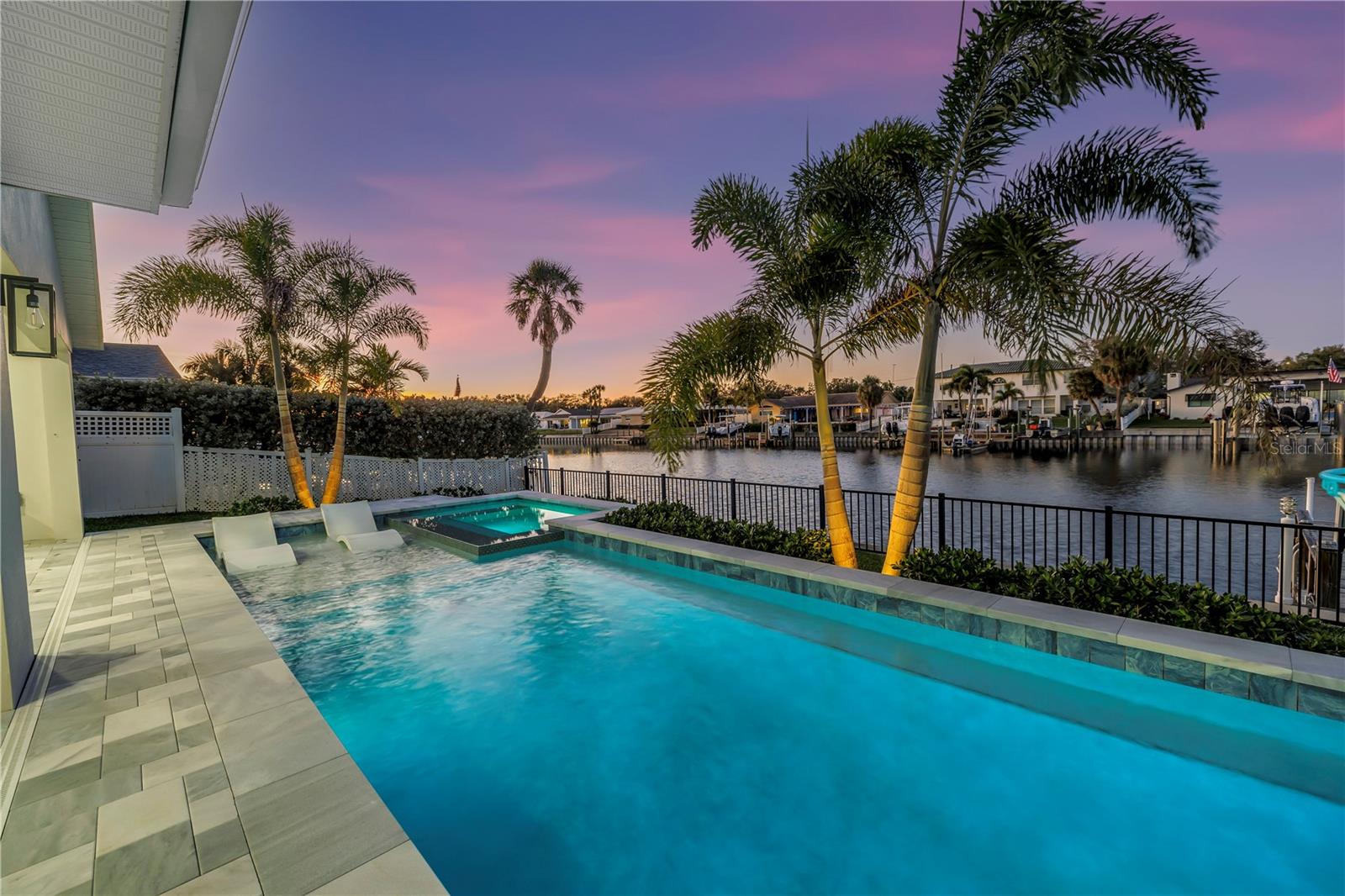 Image 46 of 63 For 1093 42nd Avenue Ne