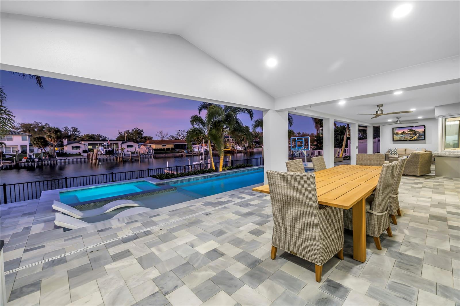 Image 51 of 63 For 1093 42nd Avenue Ne