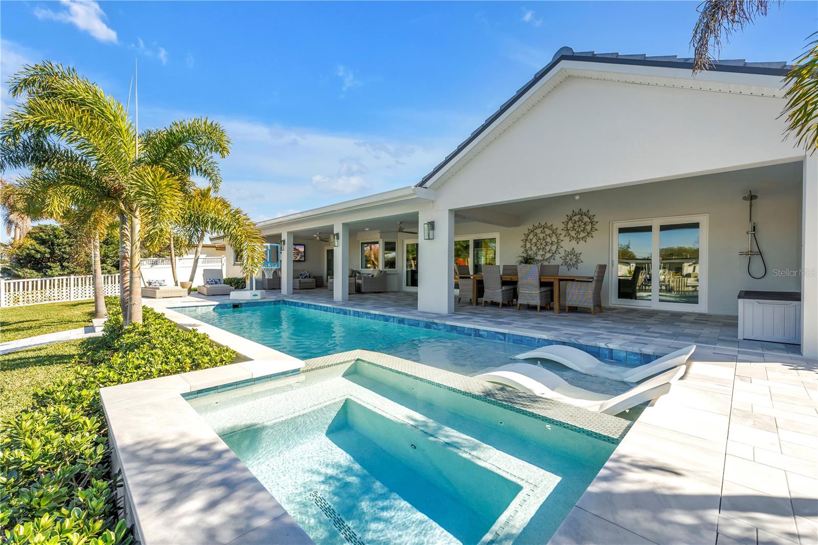 Image 52 of 63 For 1093 42nd Avenue Ne