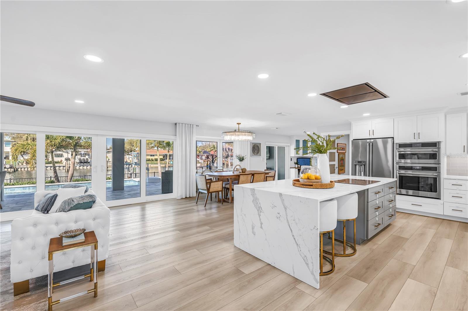 Image 6 of 63 For 1093 42nd Avenue Ne