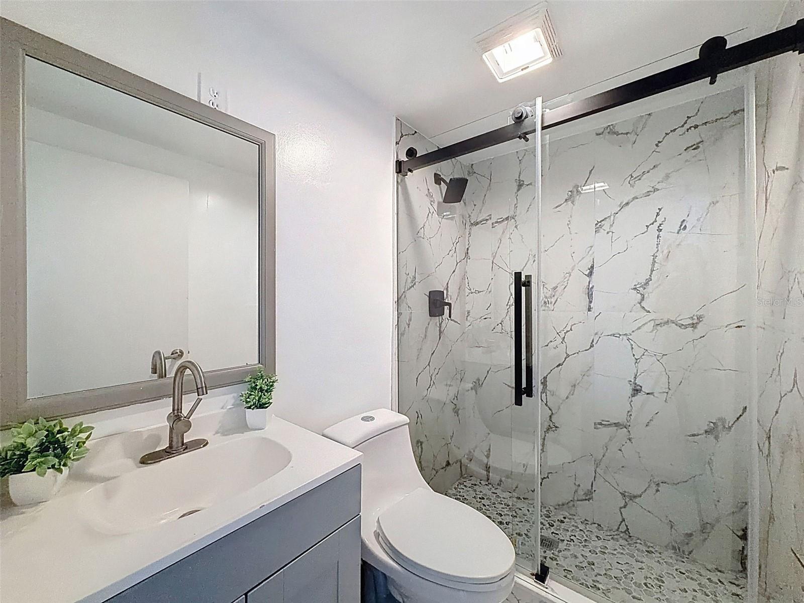 Listing photo id 19 for 2206 Howard Lane