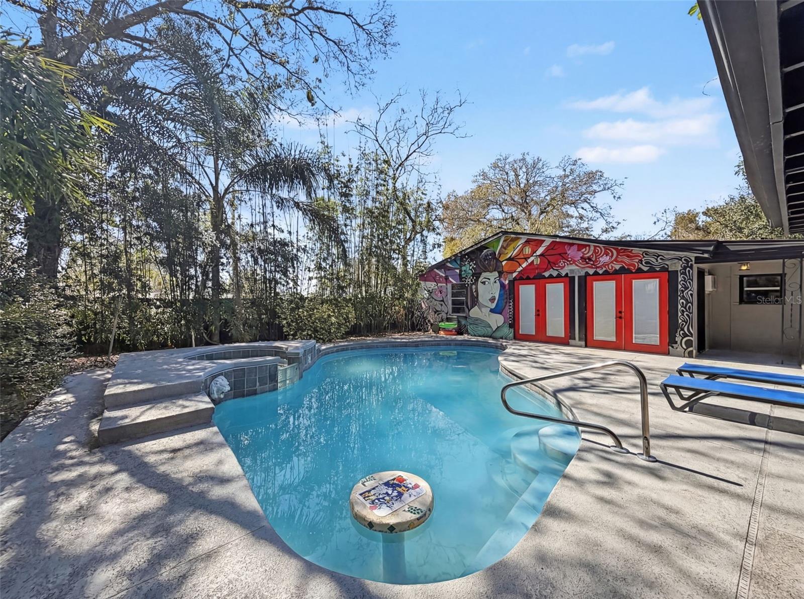 Listing photo id 22 for 2206 Howard Lane