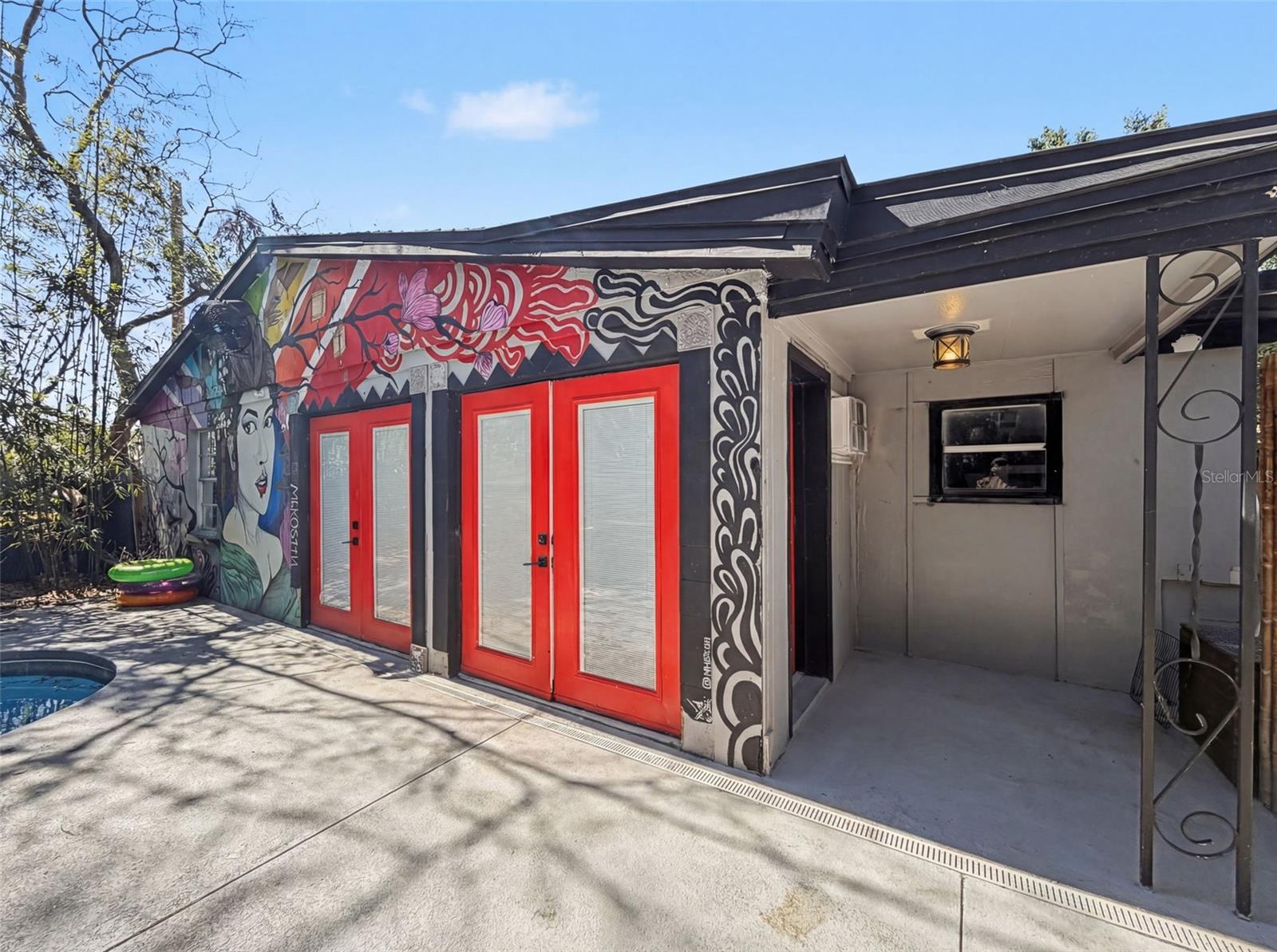 Listing photo id 25 for 2206 Howard Lane