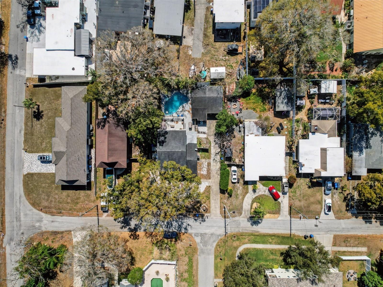 Listing photo id 30 for 2206 Howard Lane