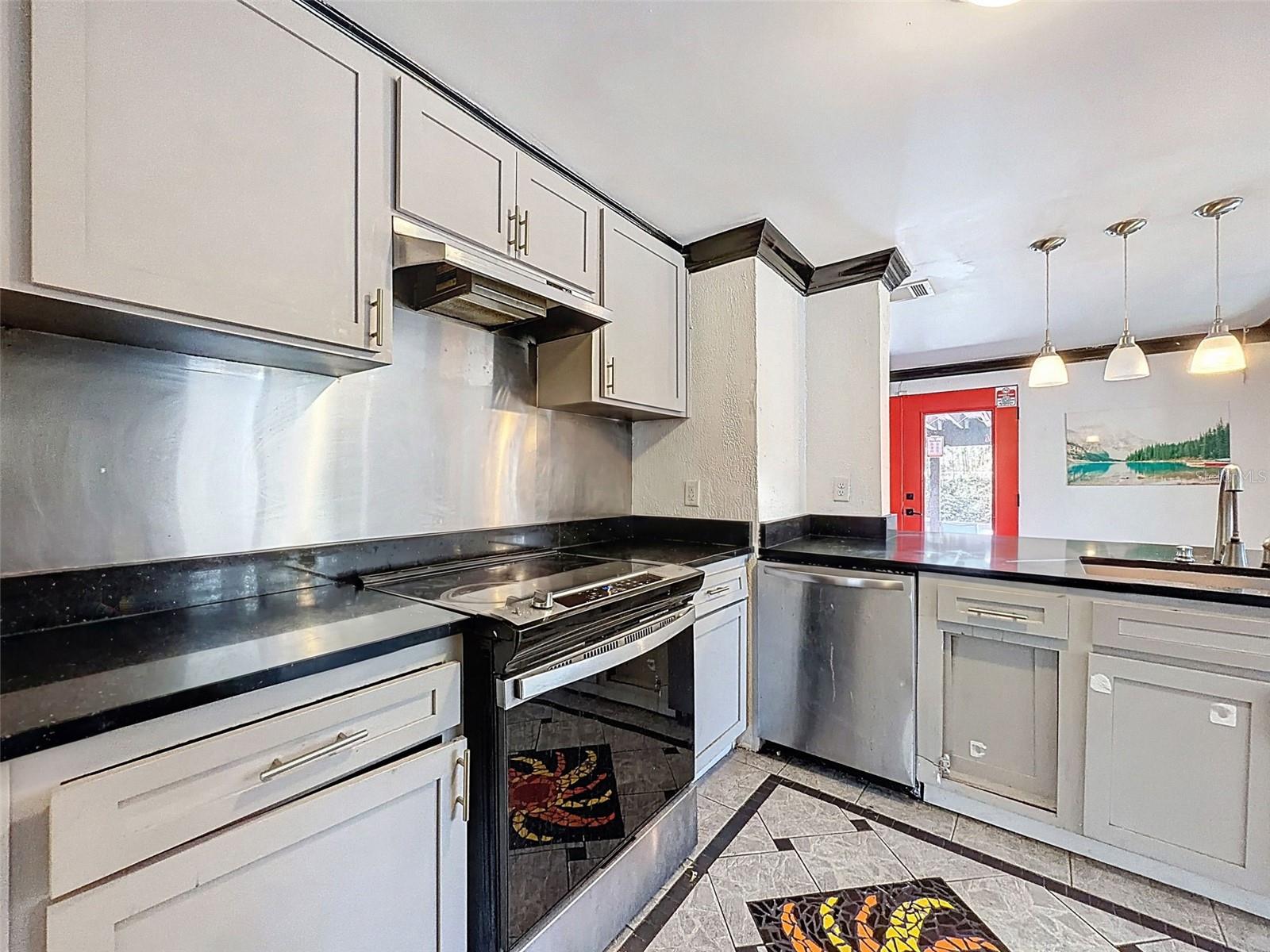 Listing photo id 6 for 2206 Howard Lane