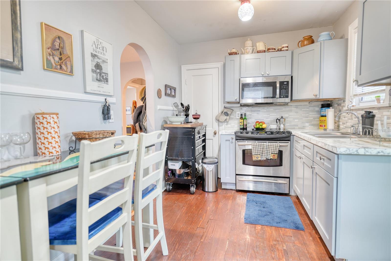 Listing photo id 9 for 735 26th Avenue S