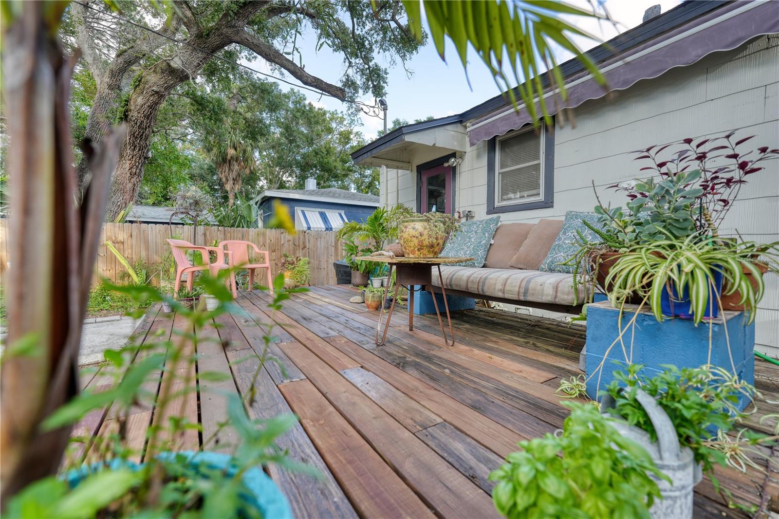 Listing photo id 13 for 735 26th Avenue S