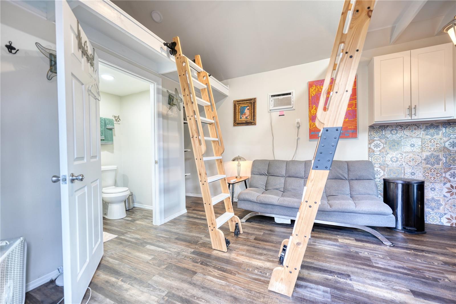 Listing photo id 16 for 735 26th Avenue S