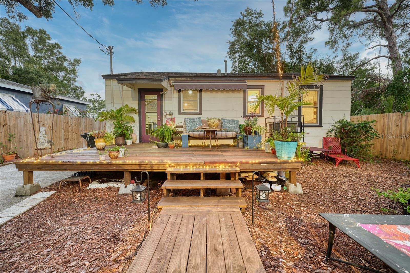 Listing photo id 22 for 735 26th Avenue S