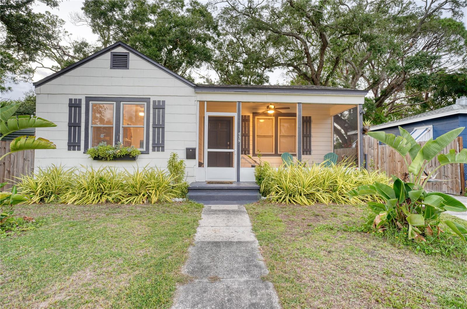 Listing photo id 23 for 735 26th Avenue S