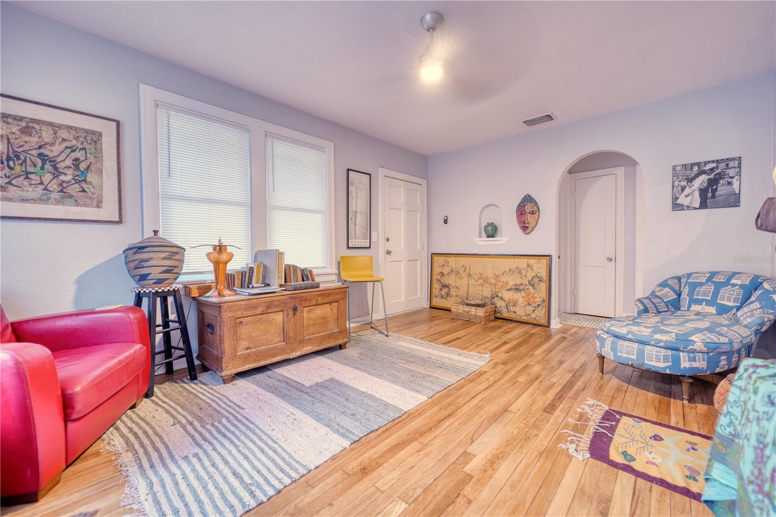 Listing photo id 3 for 735 26th Avenue S