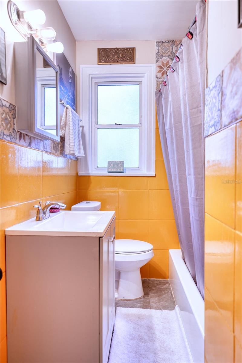 Listing photo id 7 for 735 26th Avenue S