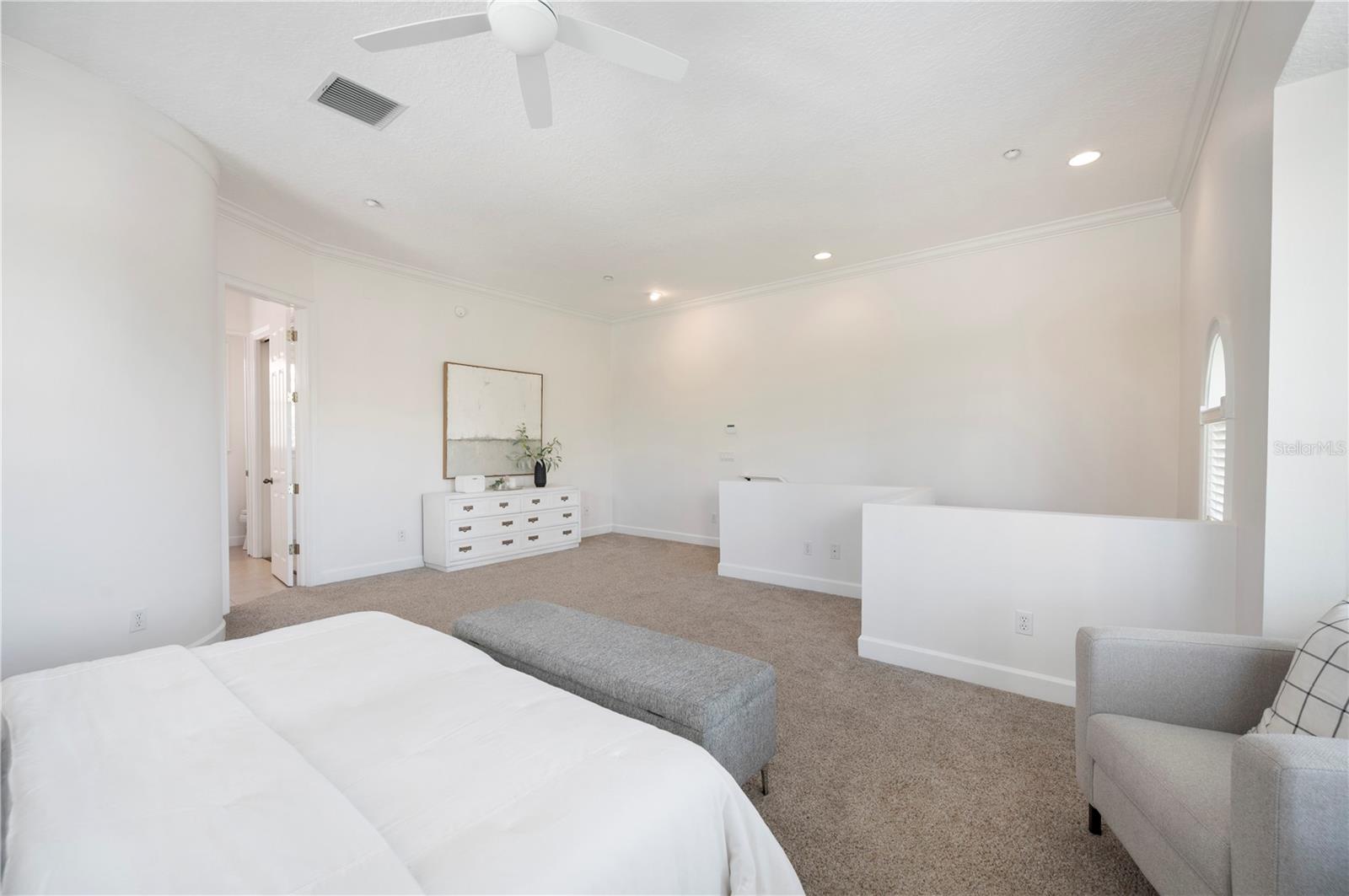 Image 27 of 40 For 3010 Stovall Street B