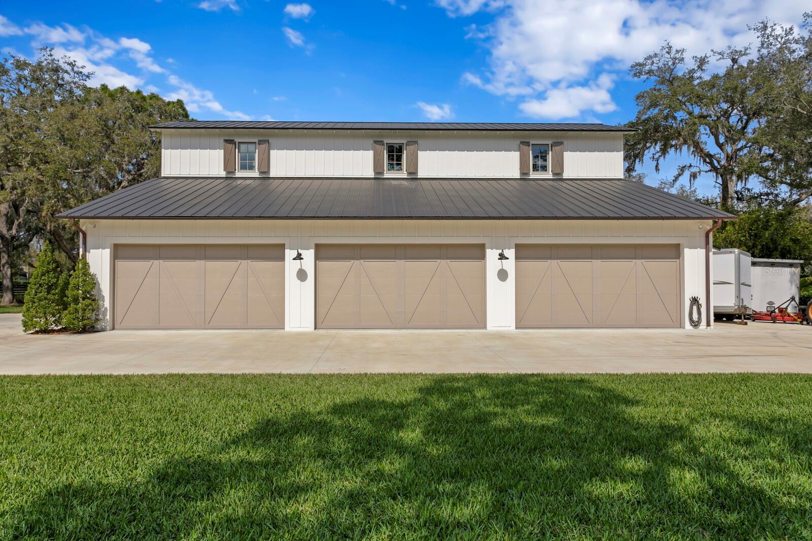 Listing photo id 12 for 10101 Tarpon Springs Road