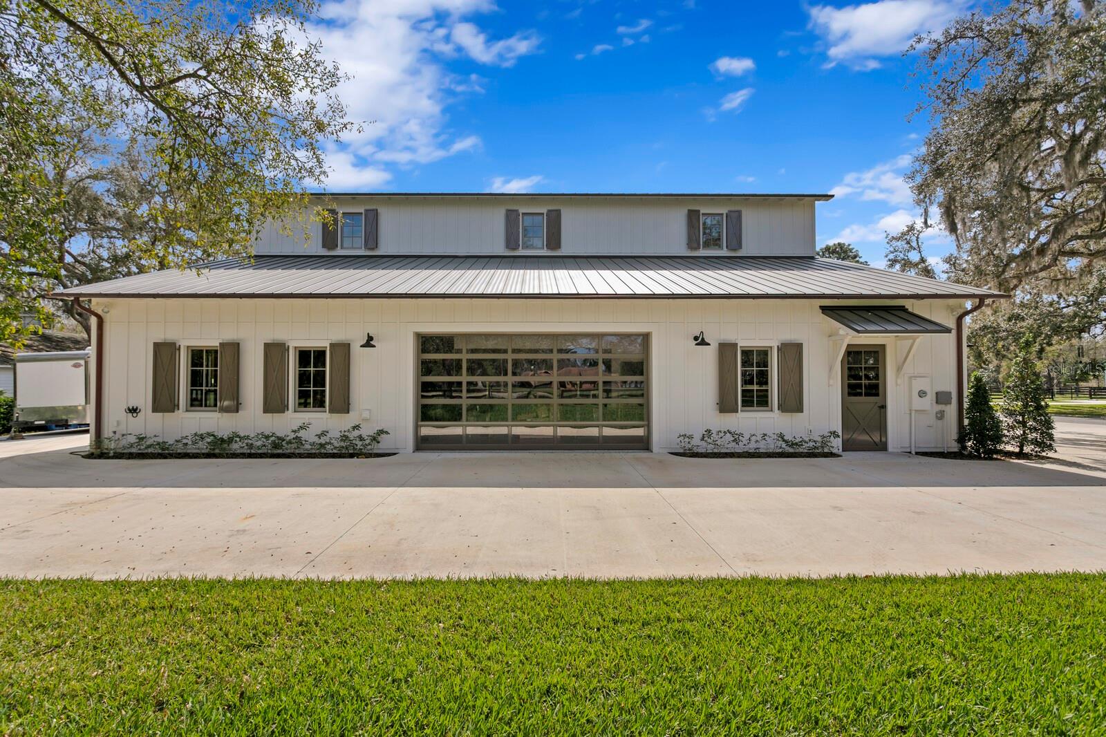 Listing photo id 13 for 10101 Tarpon Springs Road