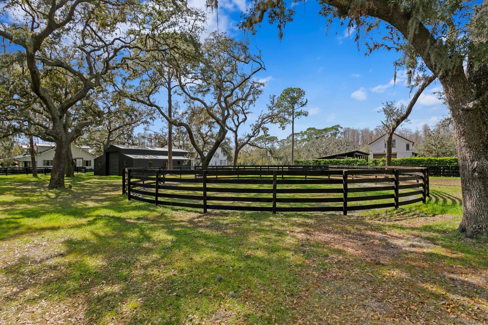 Listing photo id 24 for 10101 Tarpon Springs Road