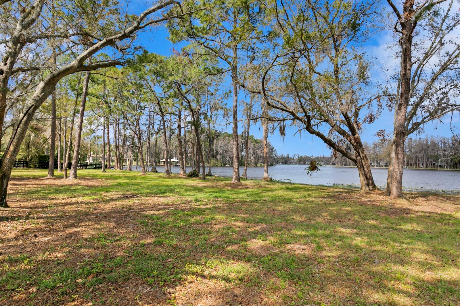 Listing photo id 29 for 10101 Tarpon Springs Road