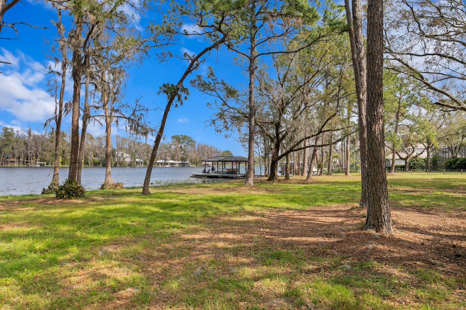 Listing photo id 30 for 10101 Tarpon Springs Road