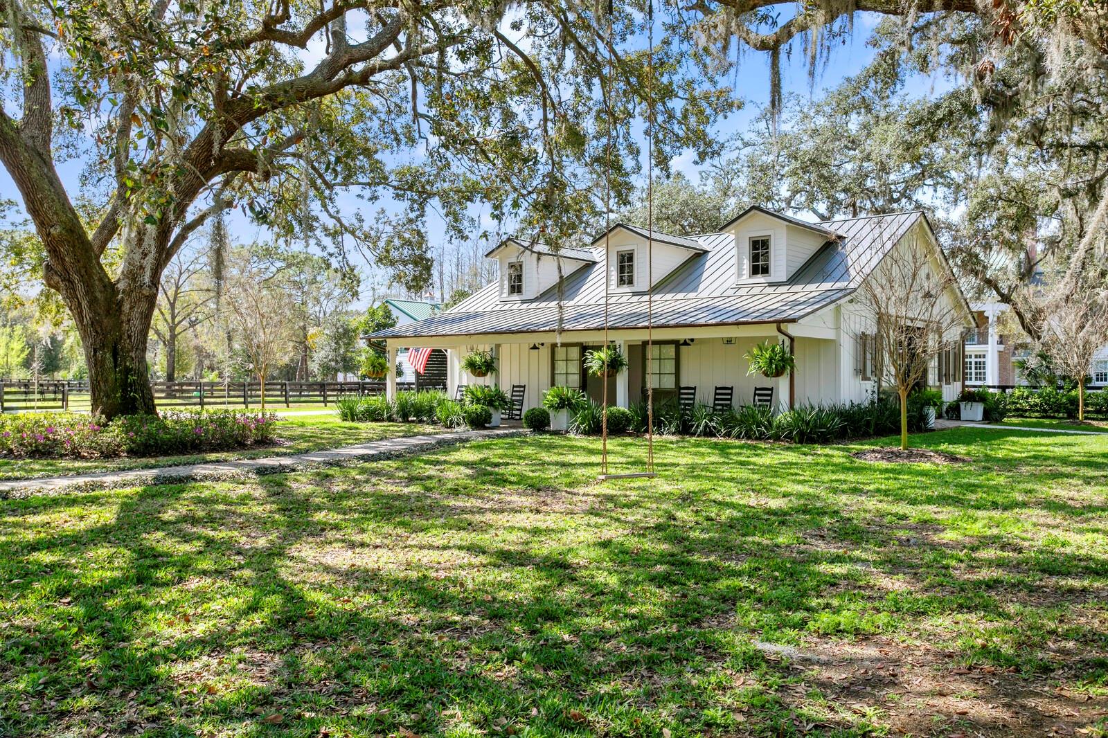 Listing photo id 2 for 10101 Tarpon Springs Road
