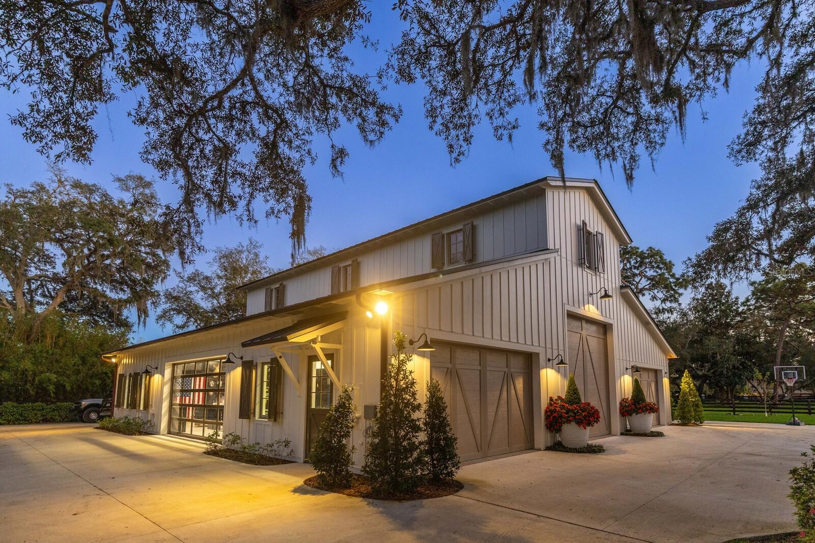 Listing photo id 42 for 10101 Tarpon Springs Road