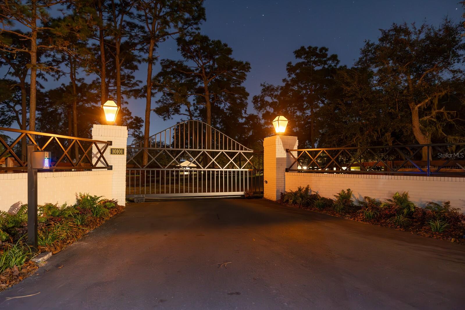 Listing photo id 46 for 10101 Tarpon Springs Road