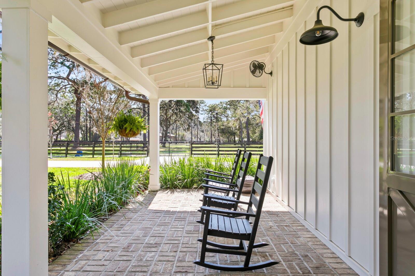 Listing photo id 5 for 10101 Tarpon Springs Road