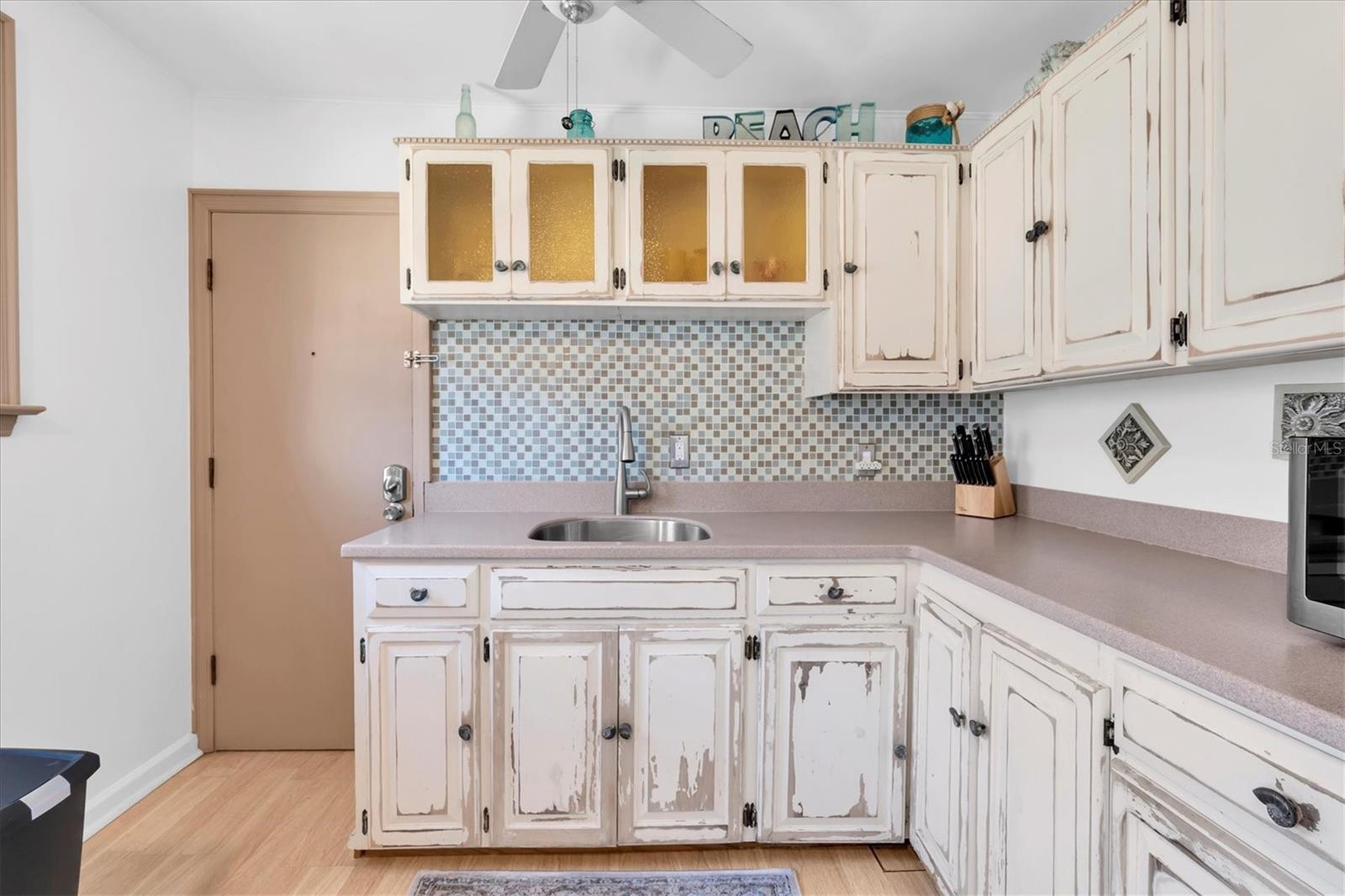 Image 10 of 25 For 6700 Sunset Way  303