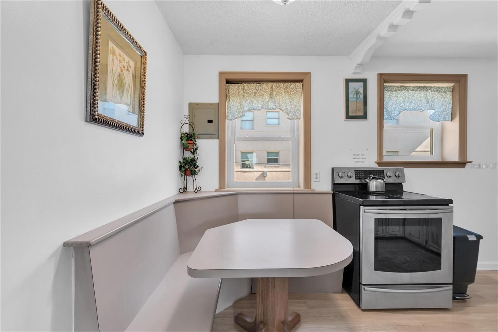 Image 8 of 25 For 6700 Sunset Way  303