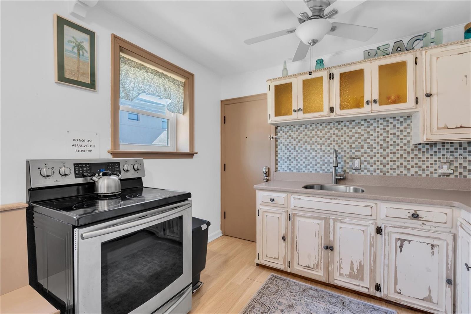 Image 9 of 25 For 6700 Sunset Way  303