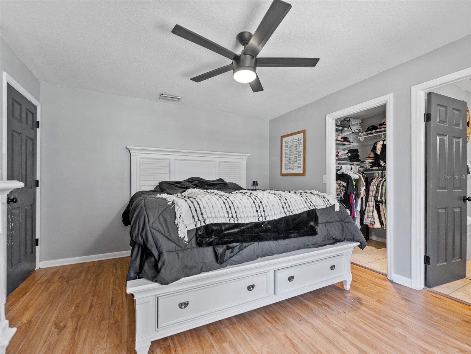 Image 16 of 40 For 17506 Fallowfield Drive