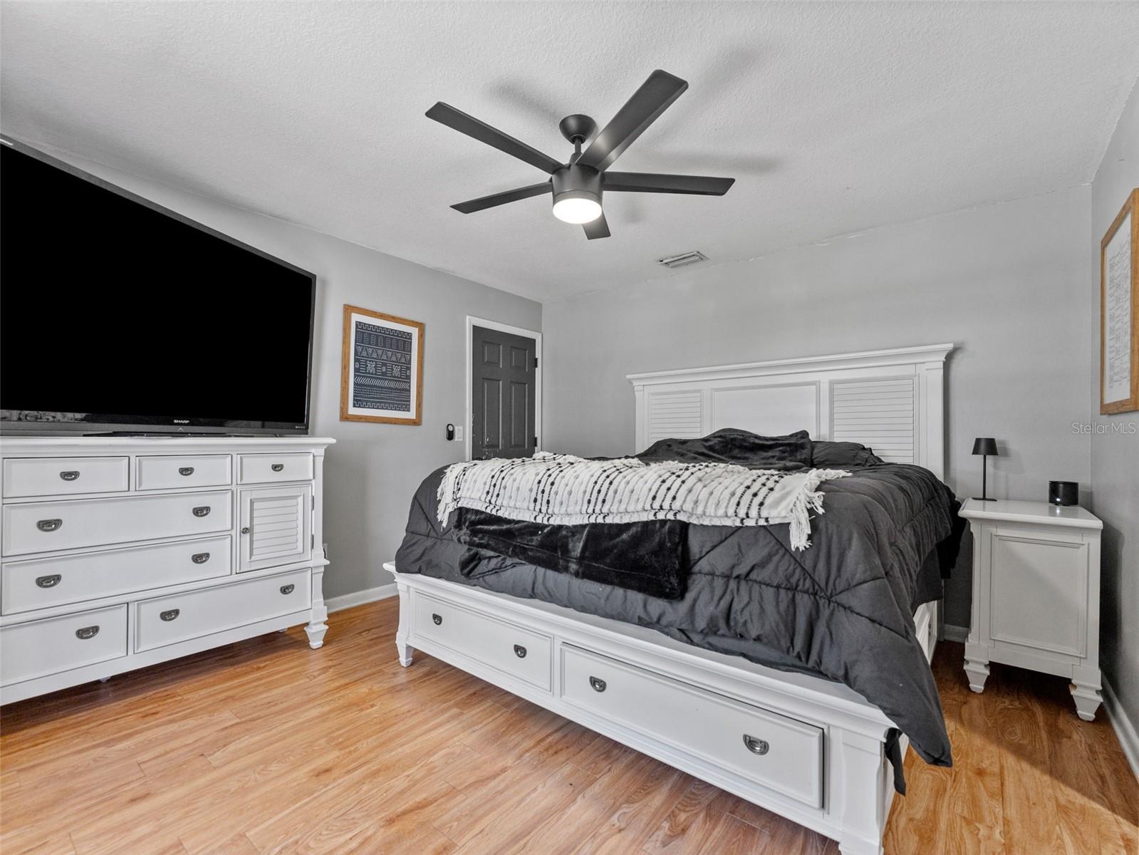 Image 17 of 40 For 17506 Fallowfield Drive