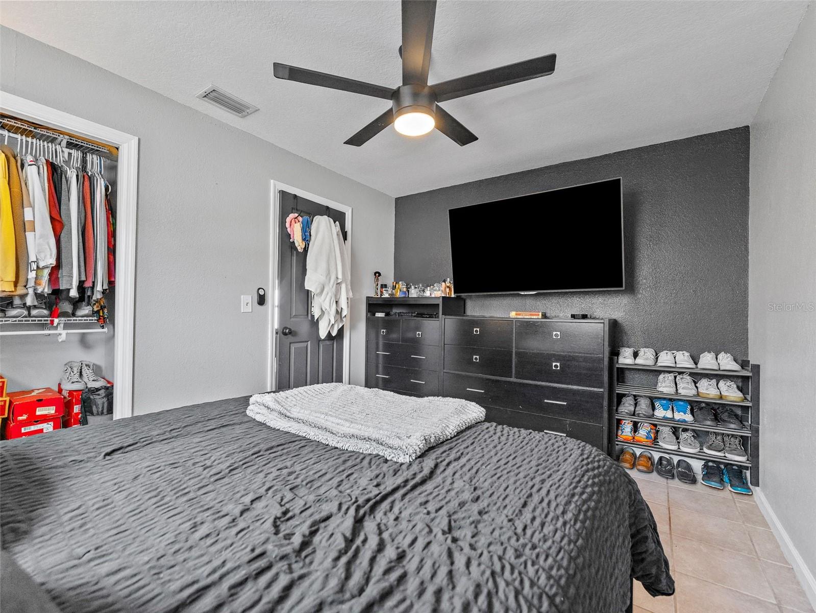 Image 21 of 40 For 17506 Fallowfield Drive