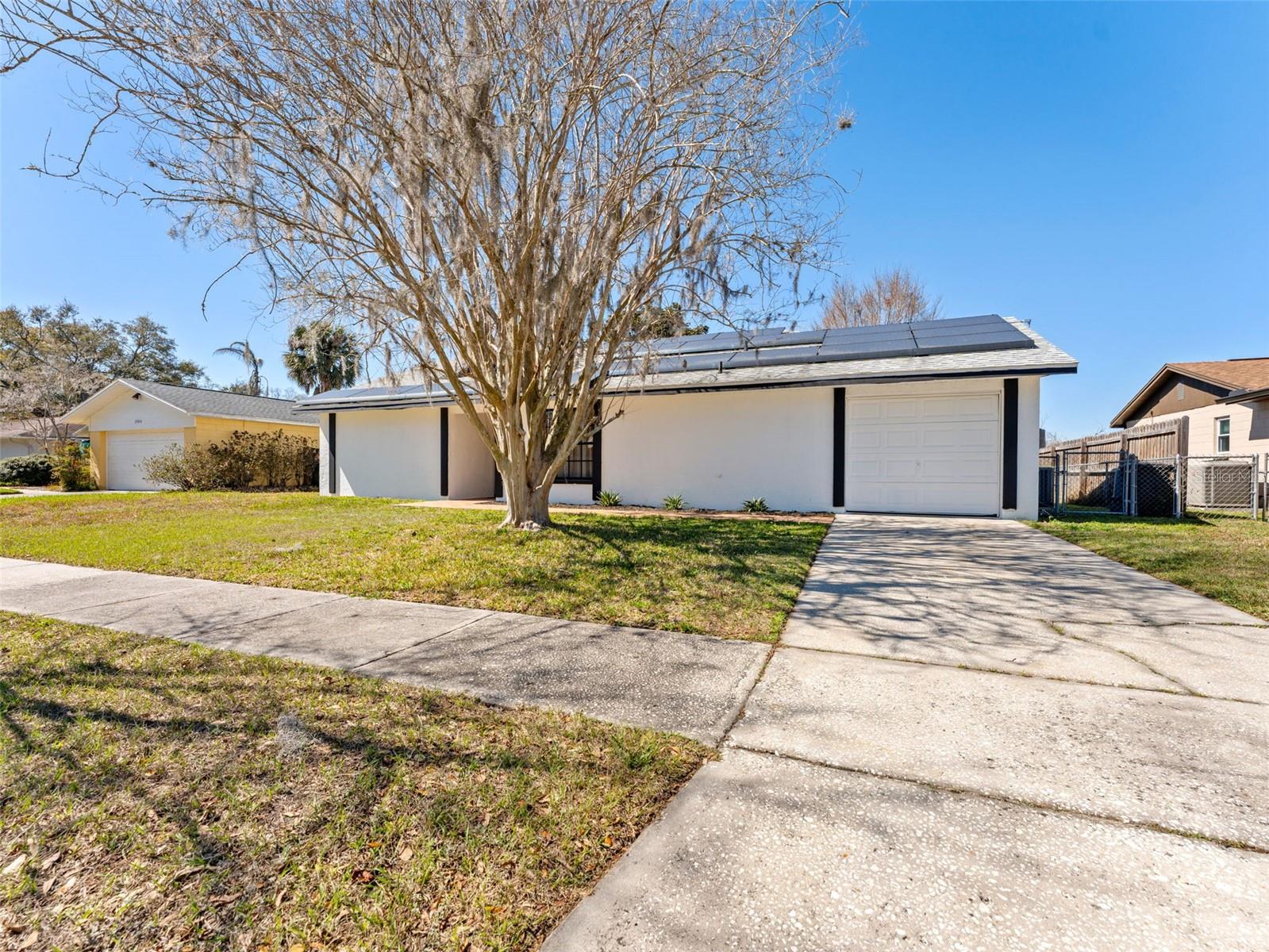 Image 3 of 40 For 17506 Fallowfield Drive