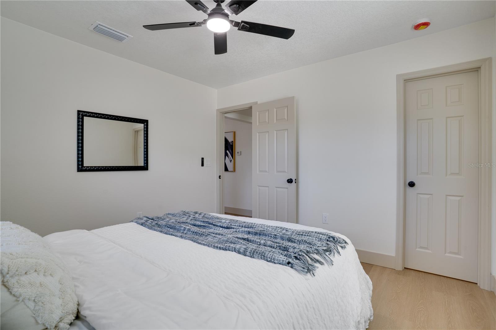 Image 15 of 29 For 4065 39th Avenue N