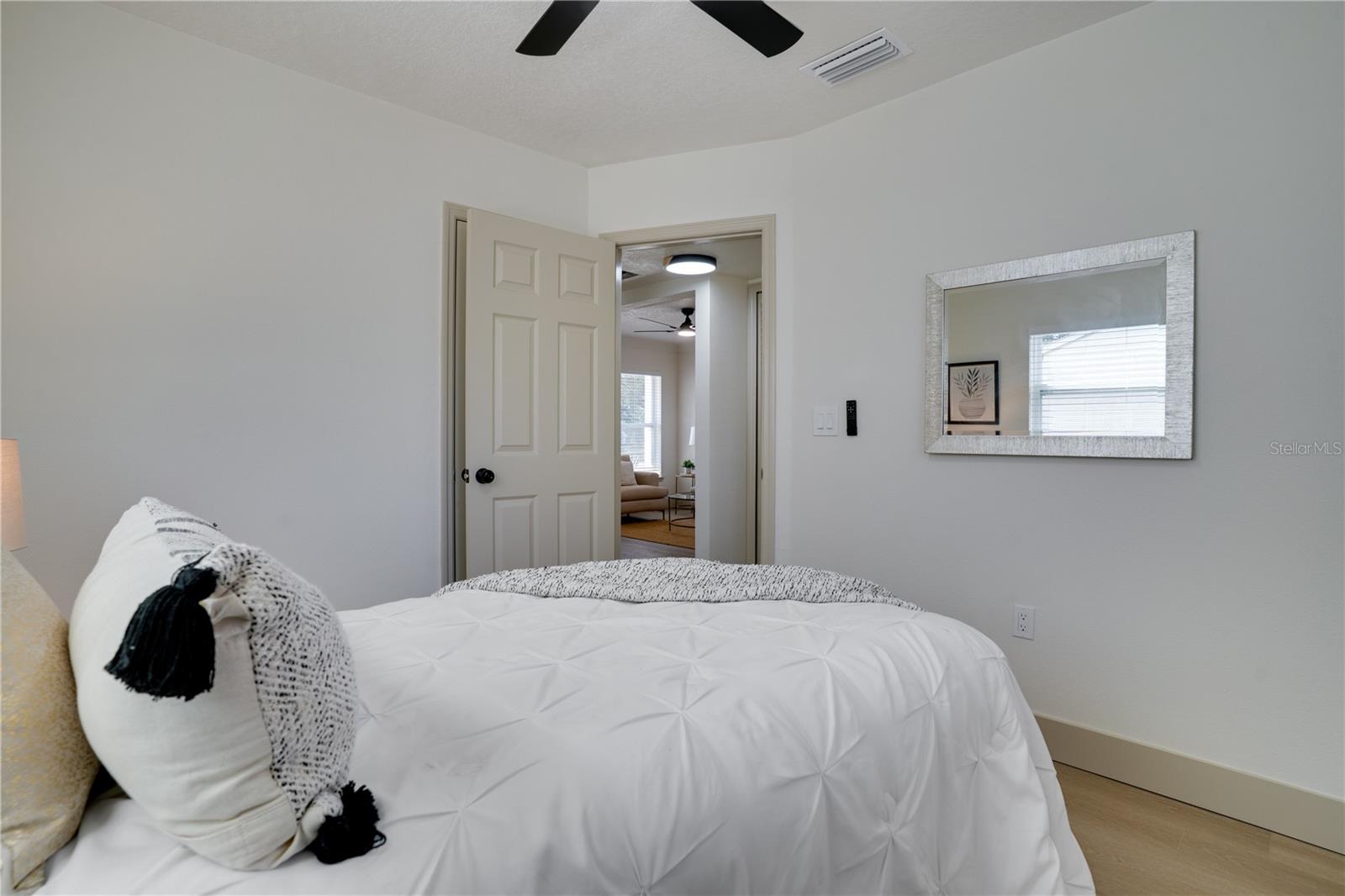 Image 17 of 29 For 4065 39th Avenue N