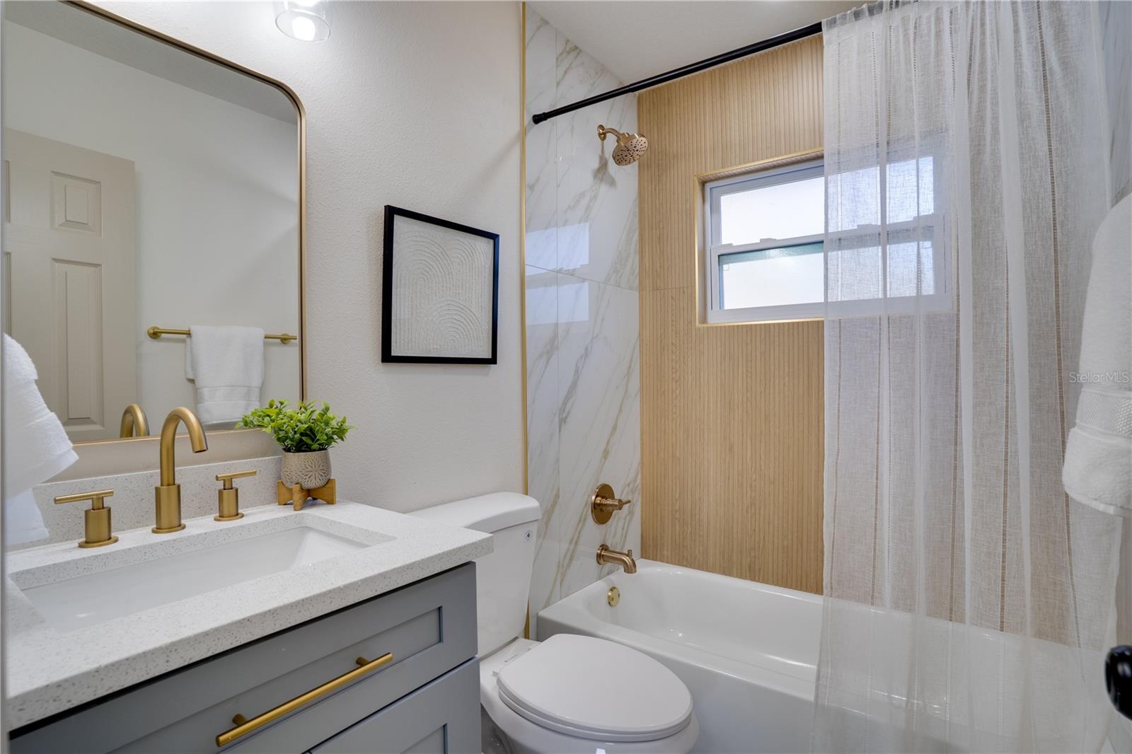 Image 18 of 29 For 4065 39th Avenue N