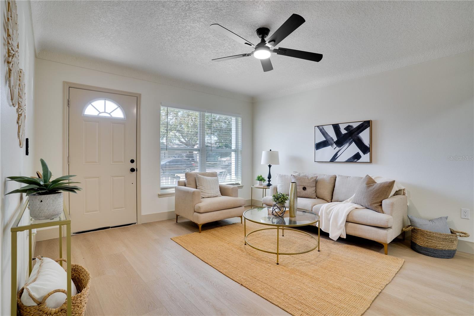 Image 4 of 29 For 4065 39th Avenue N