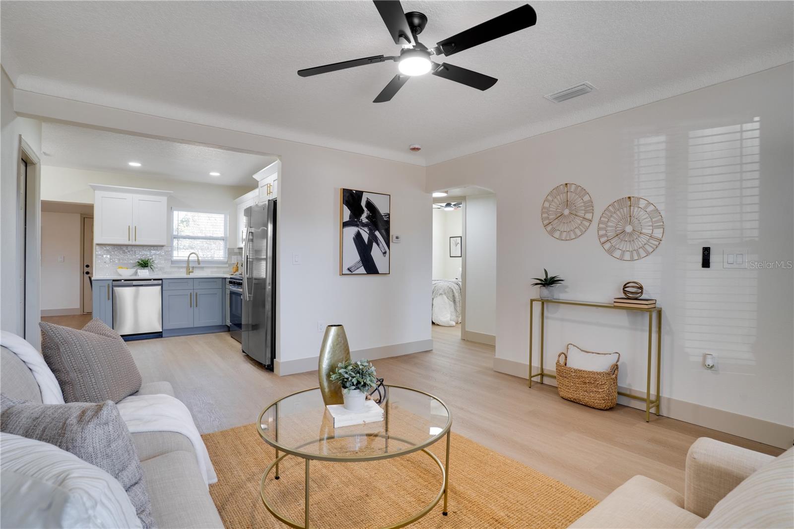 Image 6 of 29 For 4065 39th Avenue N