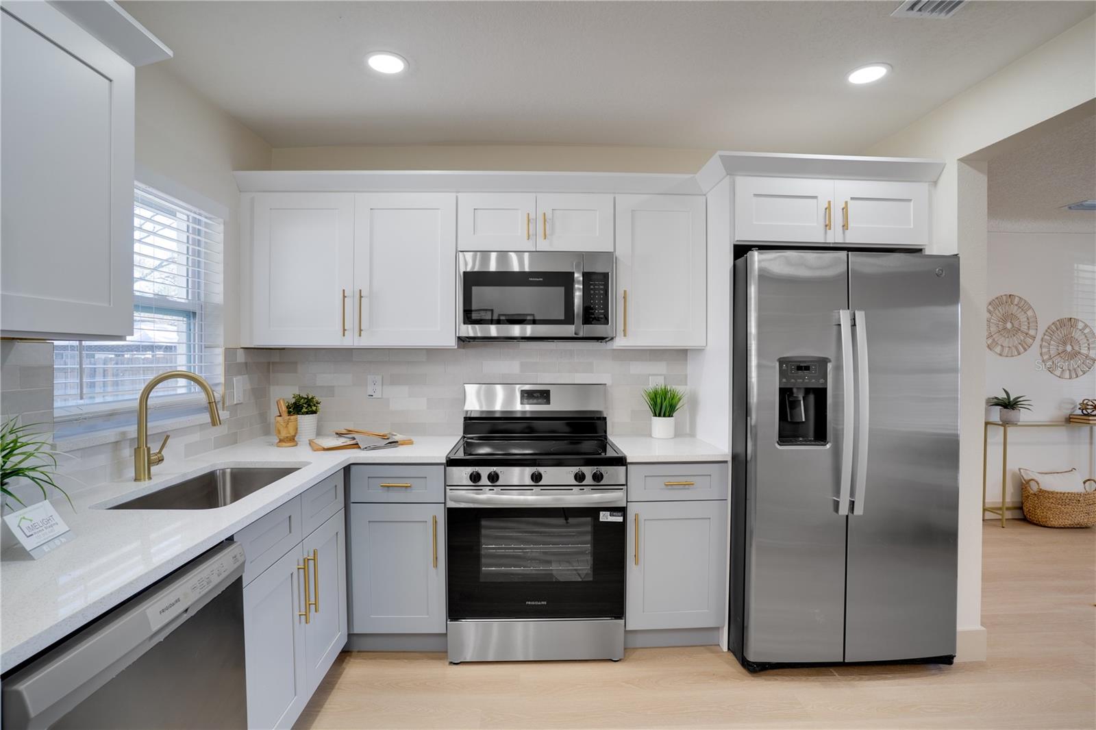 Image 9 of 29 For 4065 39th Avenue N