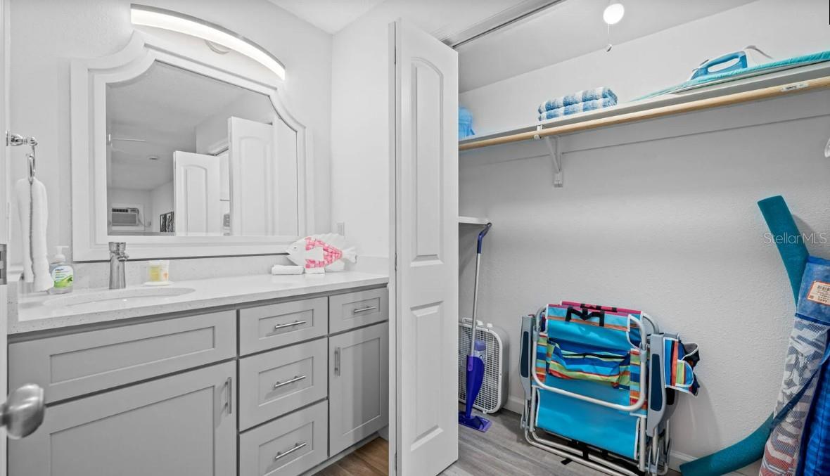 Image 10 of 19 For 2700 Gulf Boulevard 2