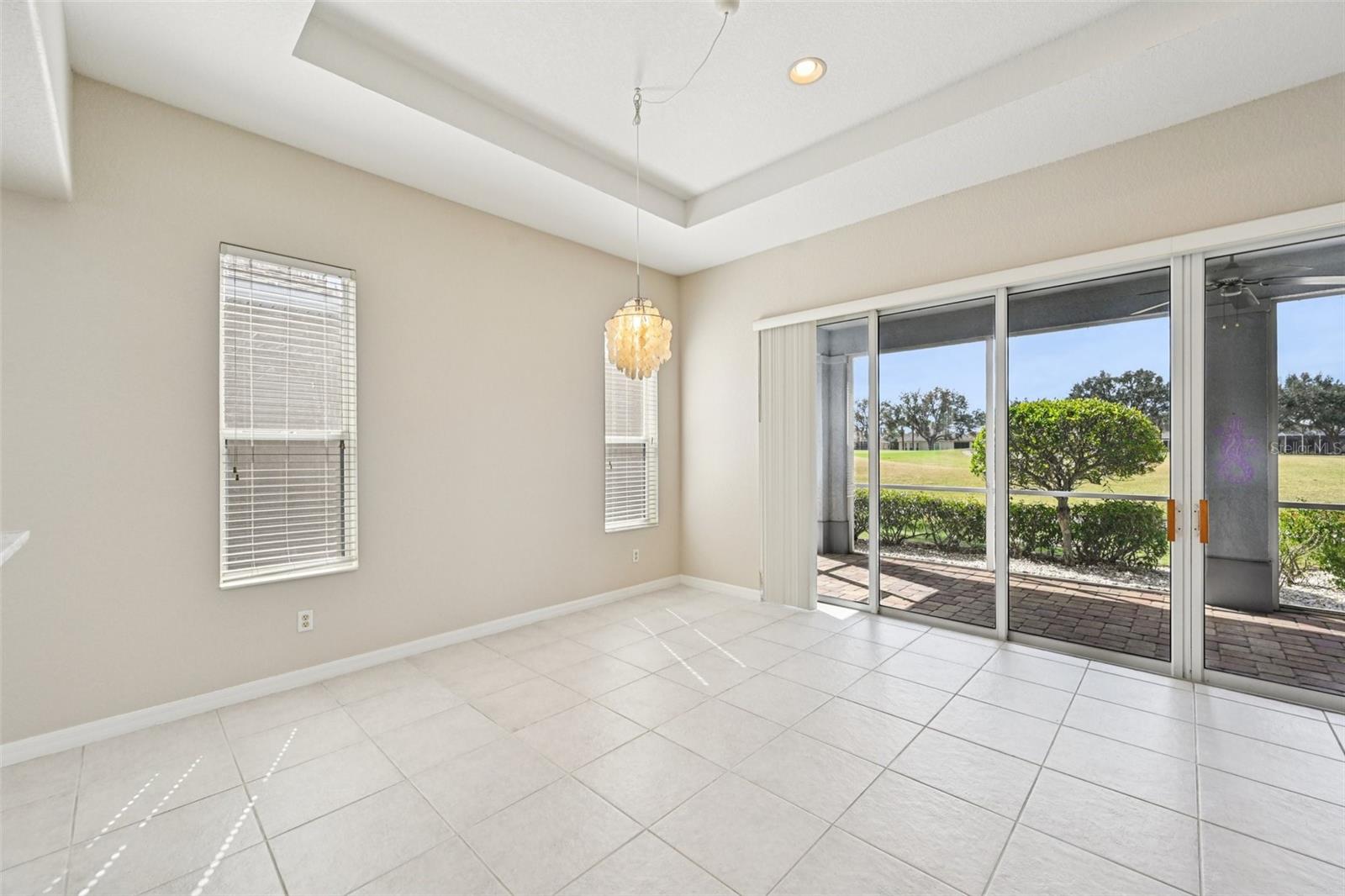 Image 10 of 58 For 819 Regal Manor Way