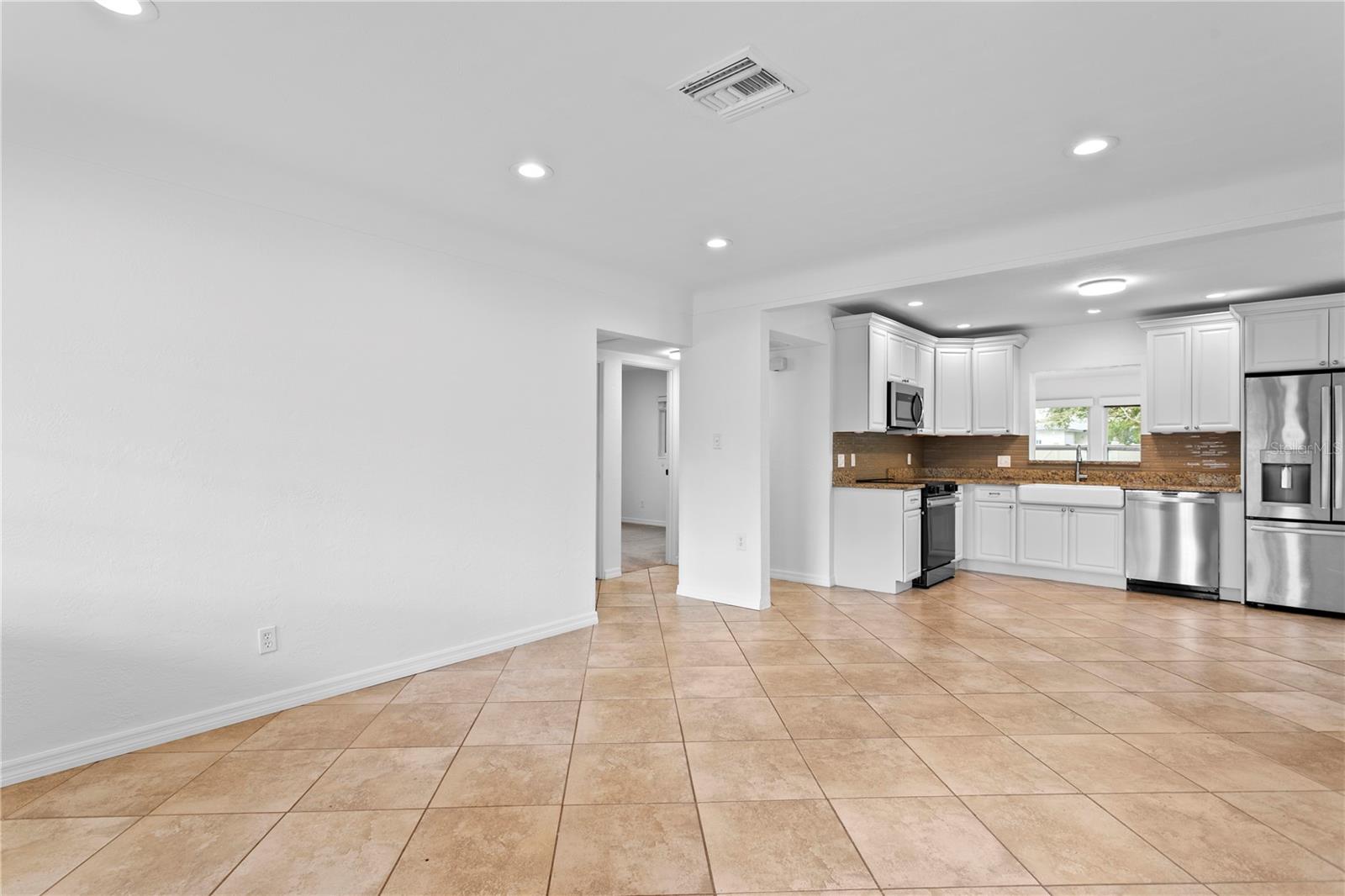 Image 11 of 44 For 761 42nd Avenue N