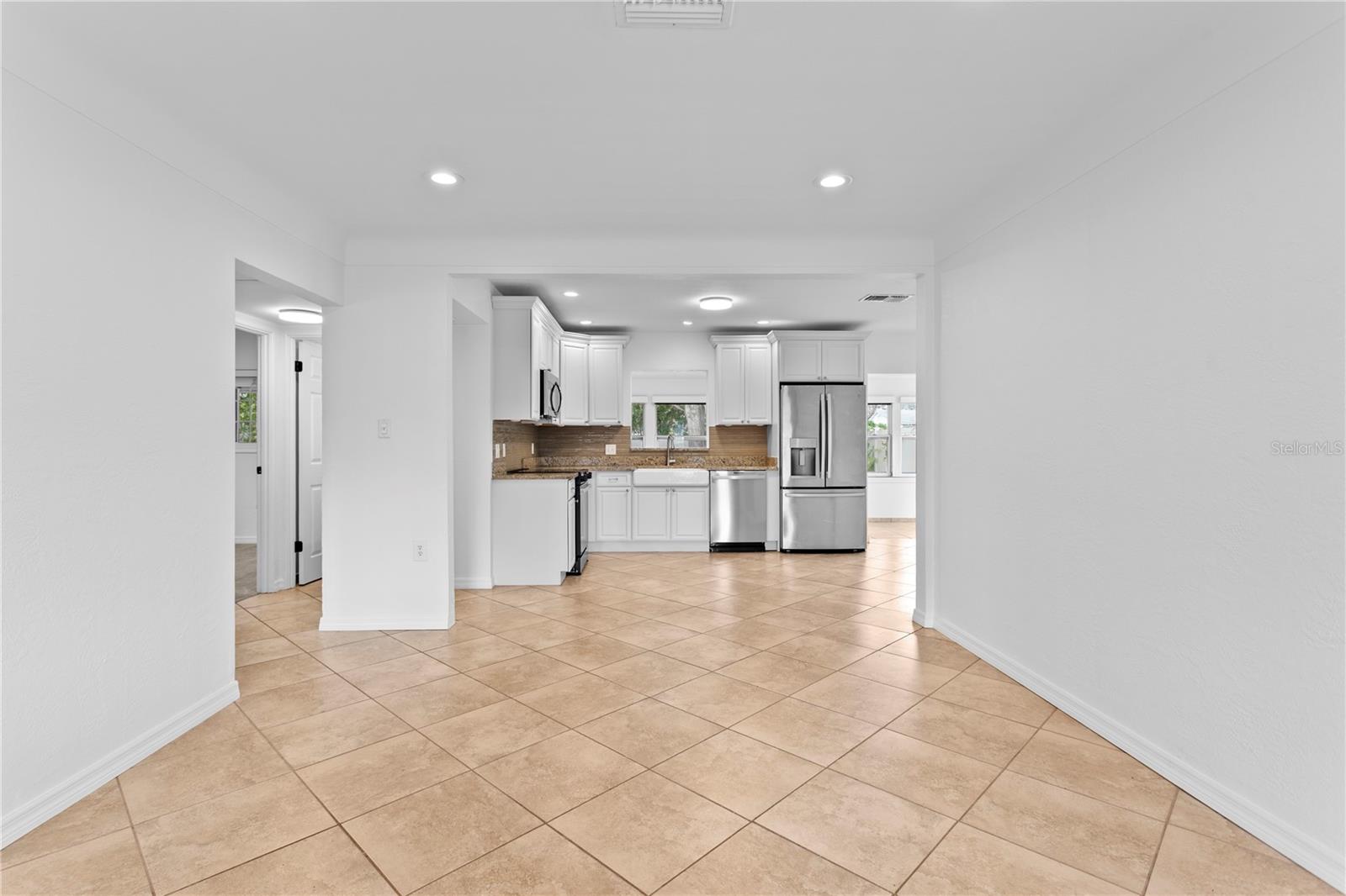 Image 16 of 44 For 761 42nd Avenue N