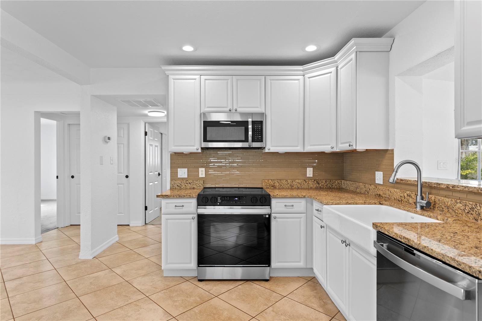 Image 19 of 44 For 761 42nd Avenue N